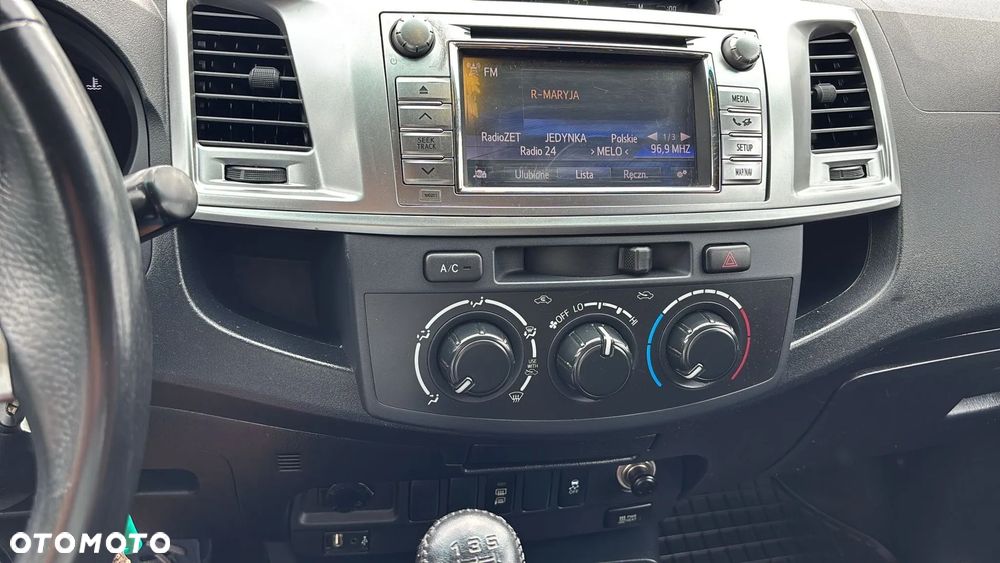 Toyota Hilux 4x4 Double Cab Life - 13