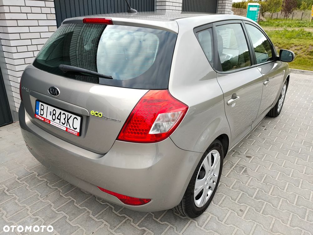 Kia Ceed 1.4 CVVT Attract - 4