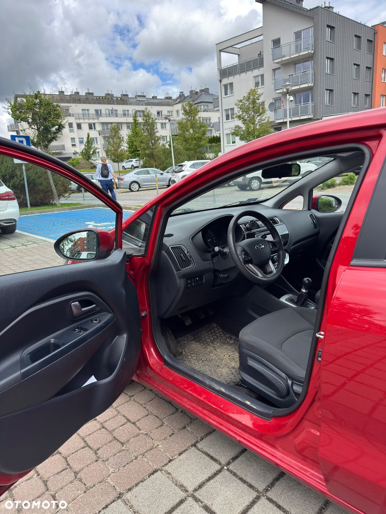 Kia Rio 1.2 L - 15