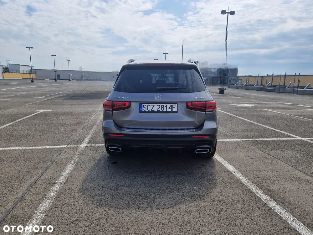 Mercedes-Benz GLB 250 4-Matic AMG Line 8G-DCT - 7