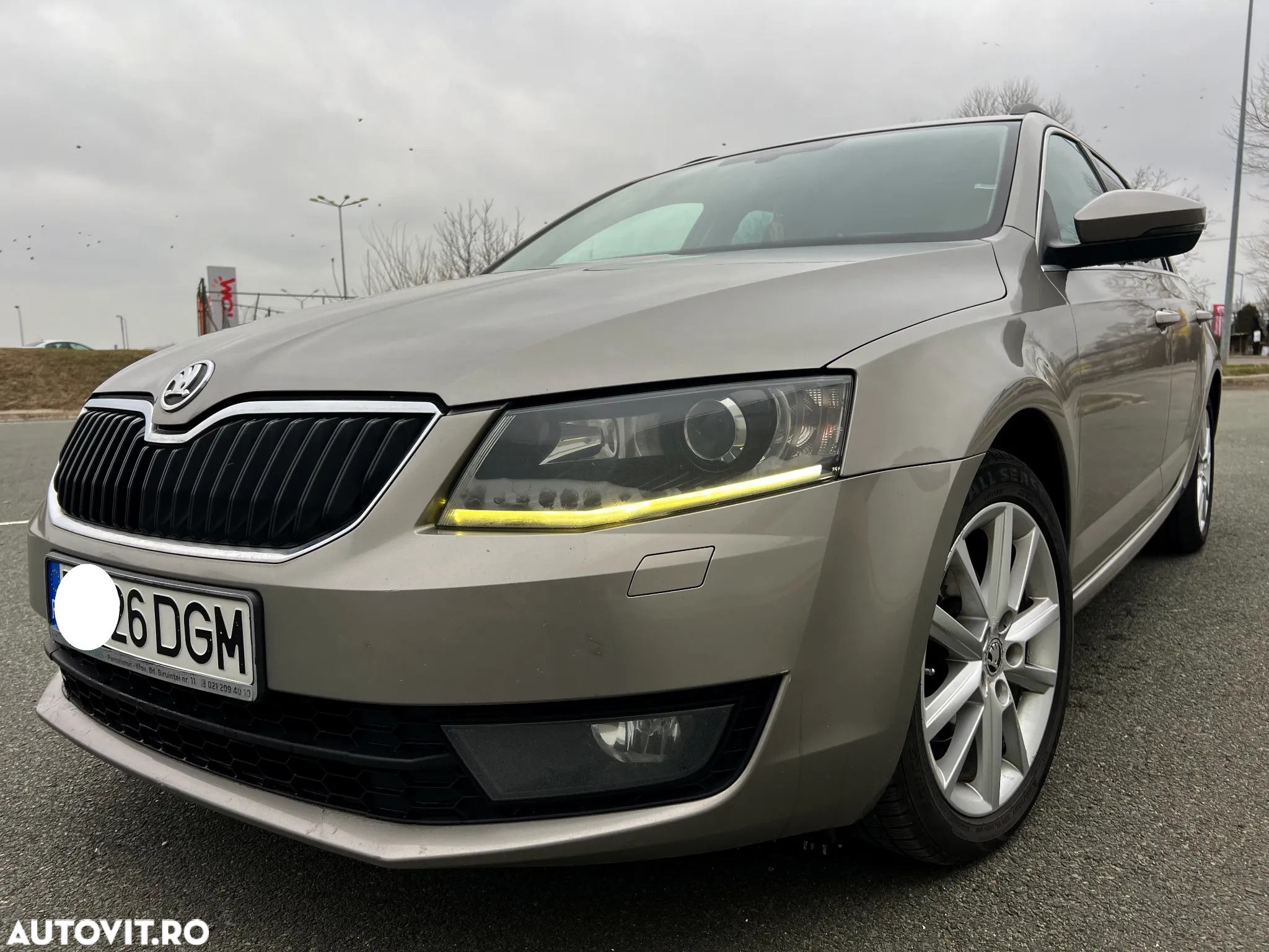 Skoda Octavia 1.6 TDI DSG Ambition - 2