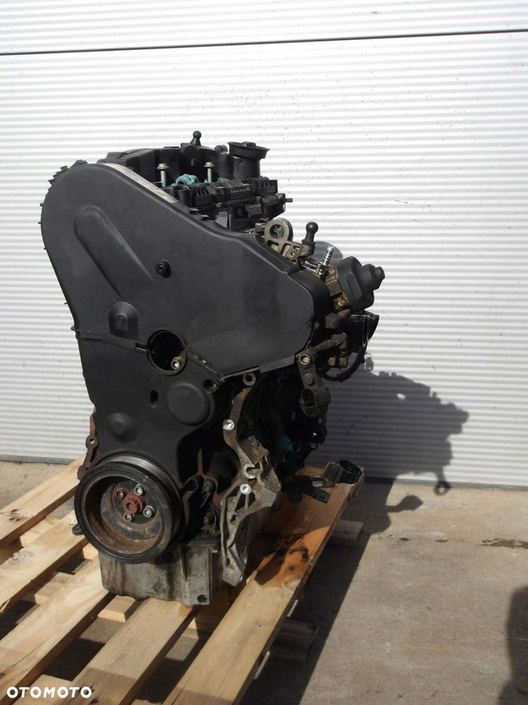 SILNIK 1.6 TDI DCX DCXA Volkswagen PASSAT B8 - 2