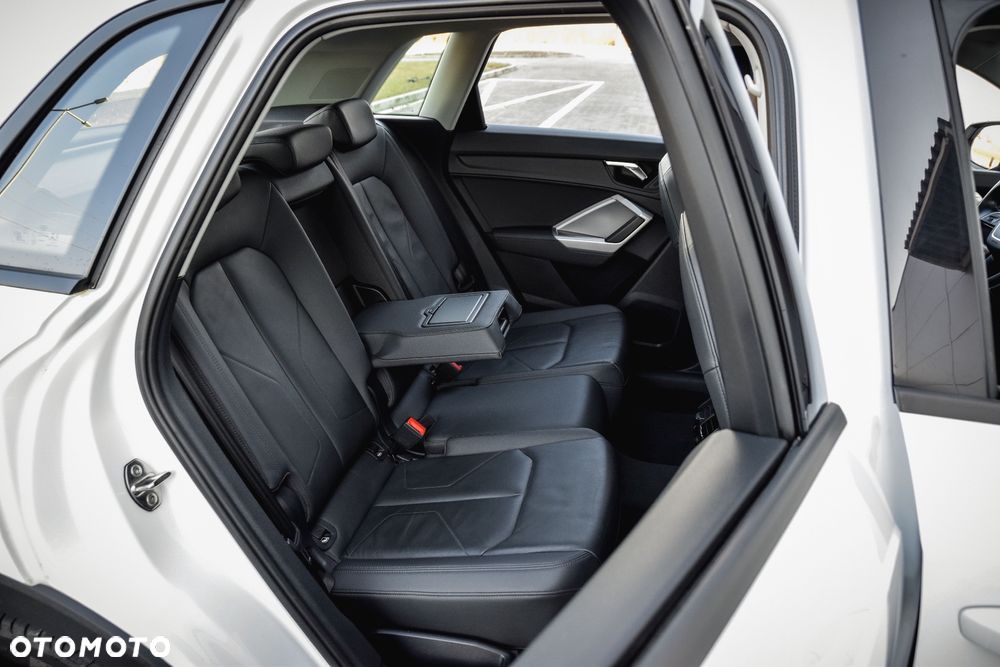 Audi Q3 35 TFSI S tronic - 11