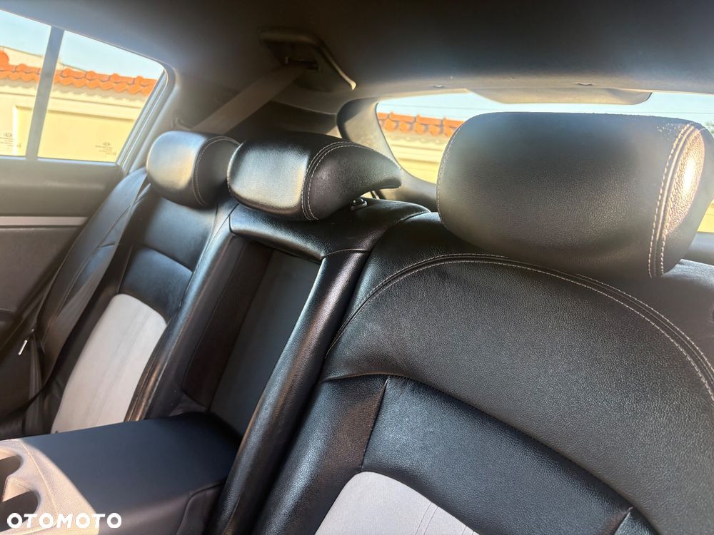 Kia Sportage 2.0 CRDI 4WD Fifa World Cup Edition - 27