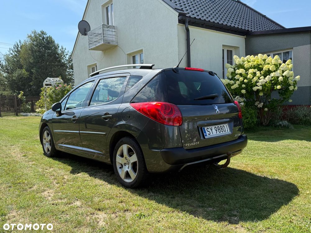 Peugeot 207 - 1