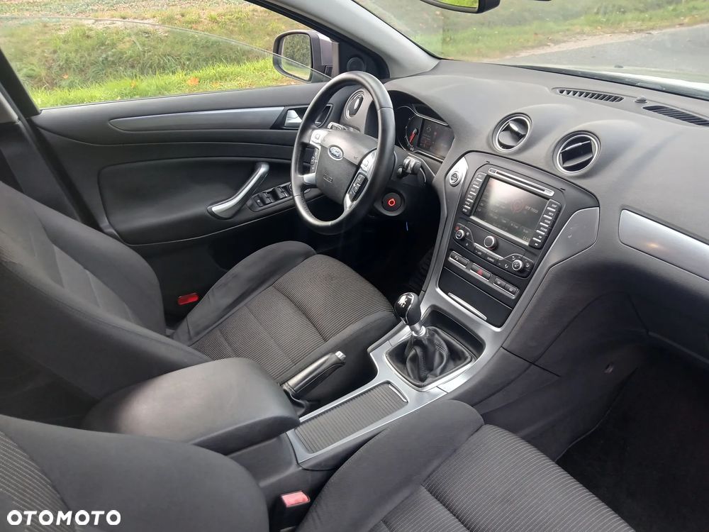 Ford Mondeo - 20