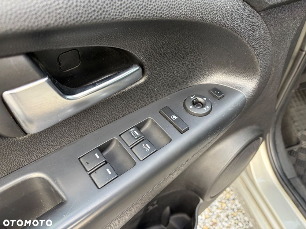 Kia Venga 1.6 Business Line - 12