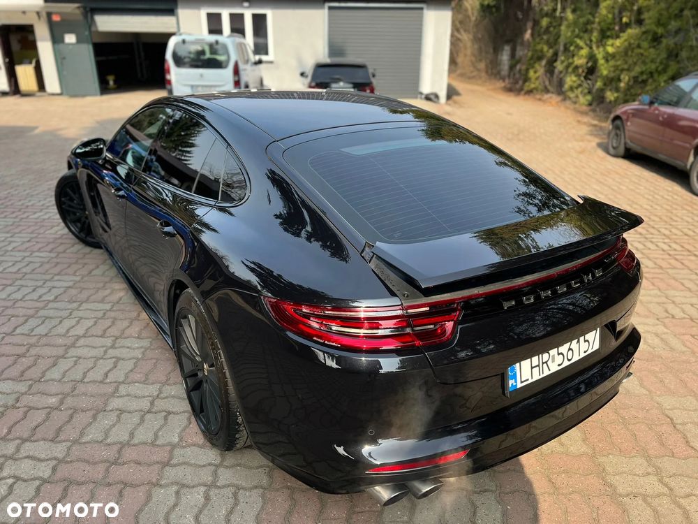 Porsche Panamera 4S - 3