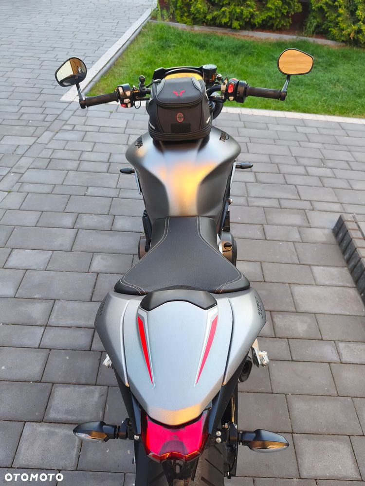 Triumph Speed Triple - 27