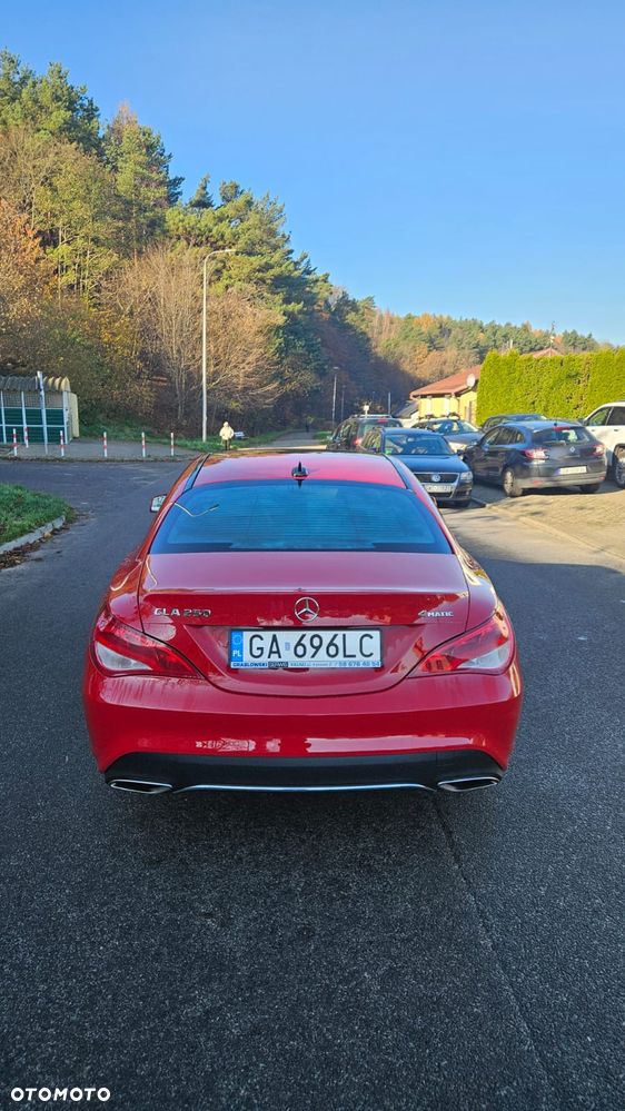 Mercedes-Benz CLA 250 4Matic 7G-DCT UrbanStyle Edition - 9