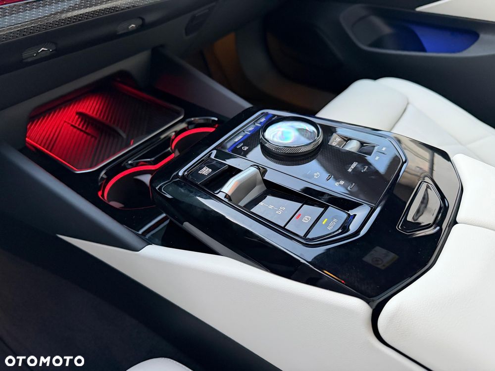 BMW Seria 5 520i mHEV - 22