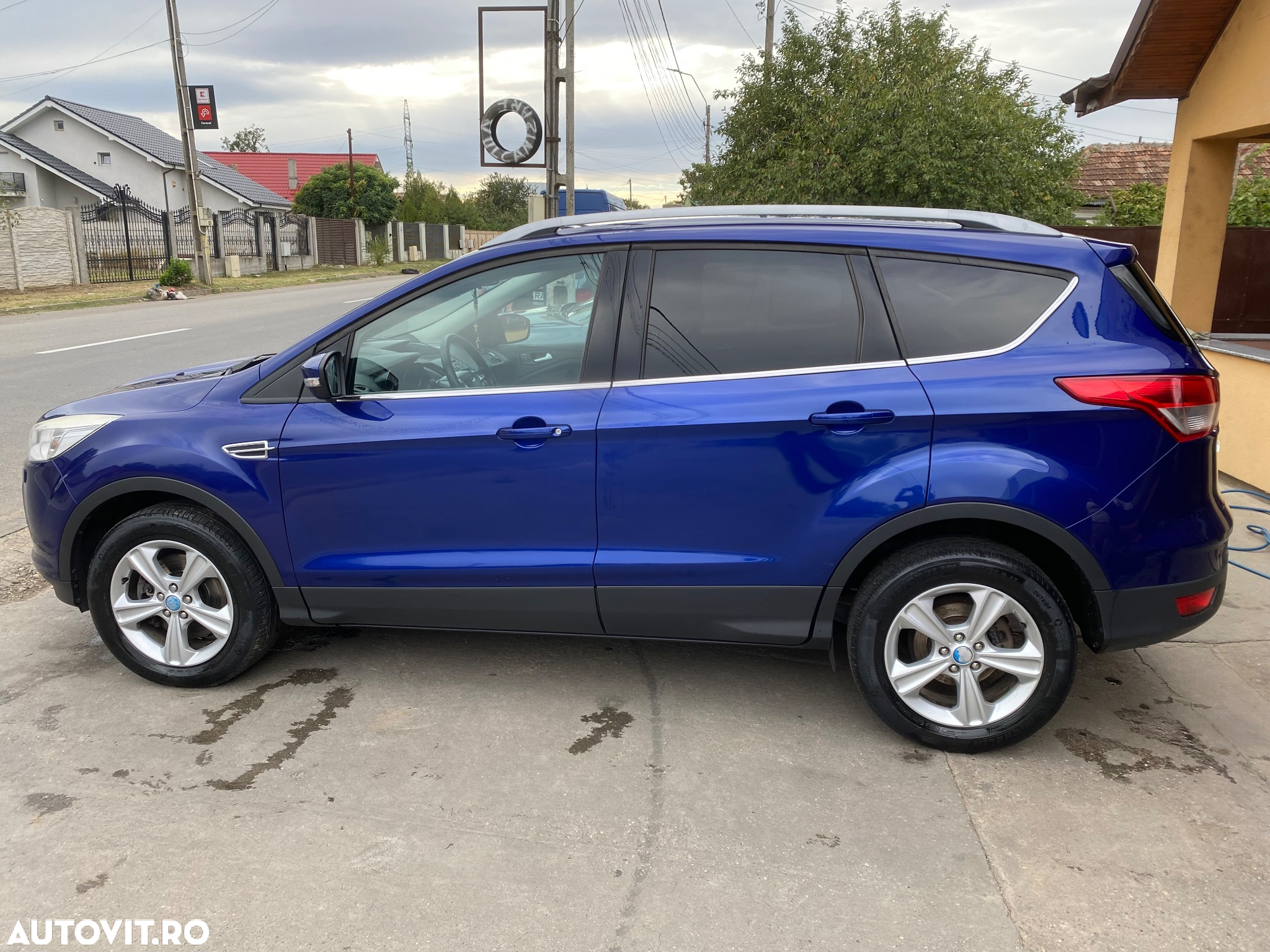 Ford Kuga 2.0 TDCi 4WD Titanium - 4