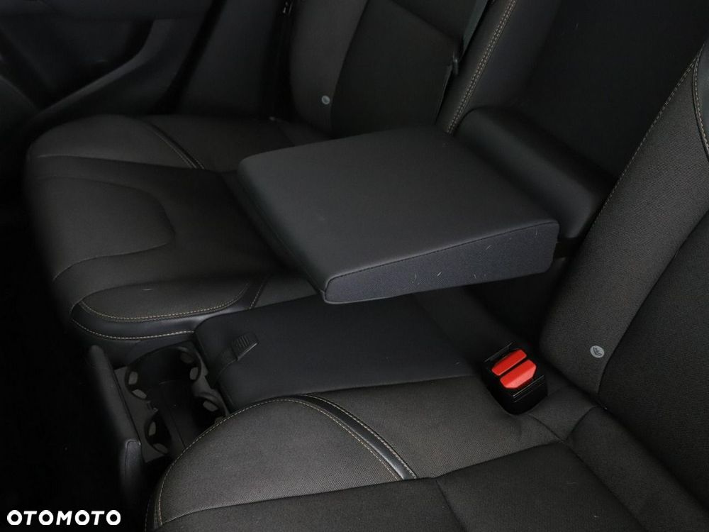 Volvo V40 Cross Country D3 - 33