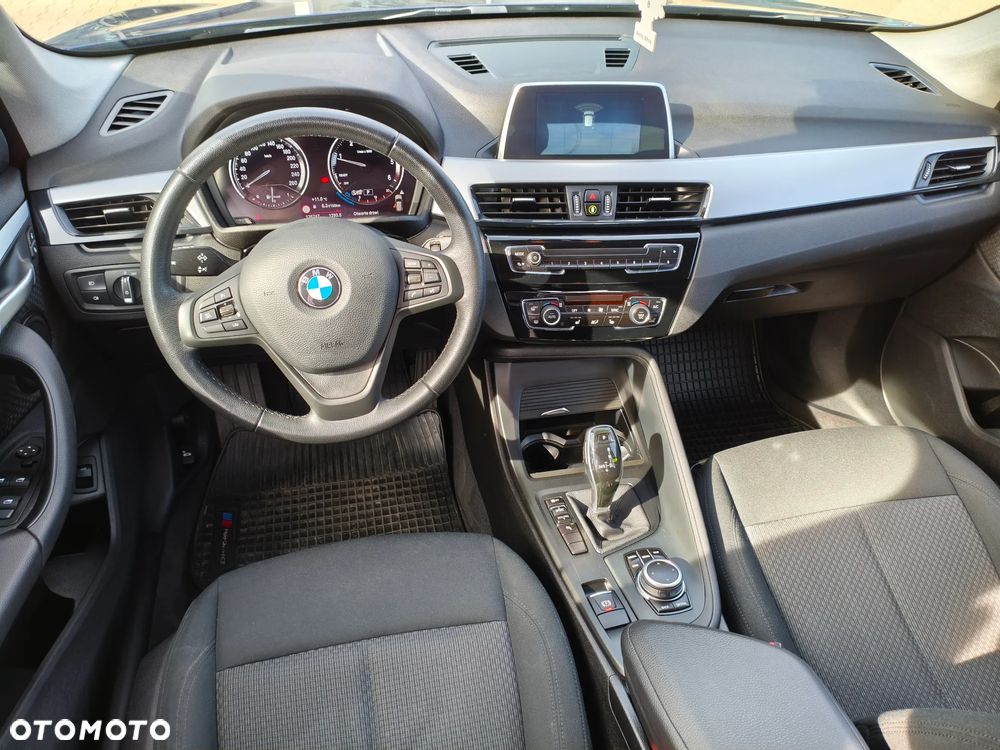 BMW X1 sDrive18d - 12
