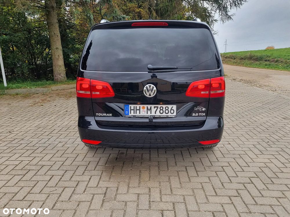 Volkswagen Touran 2011 photo 4
