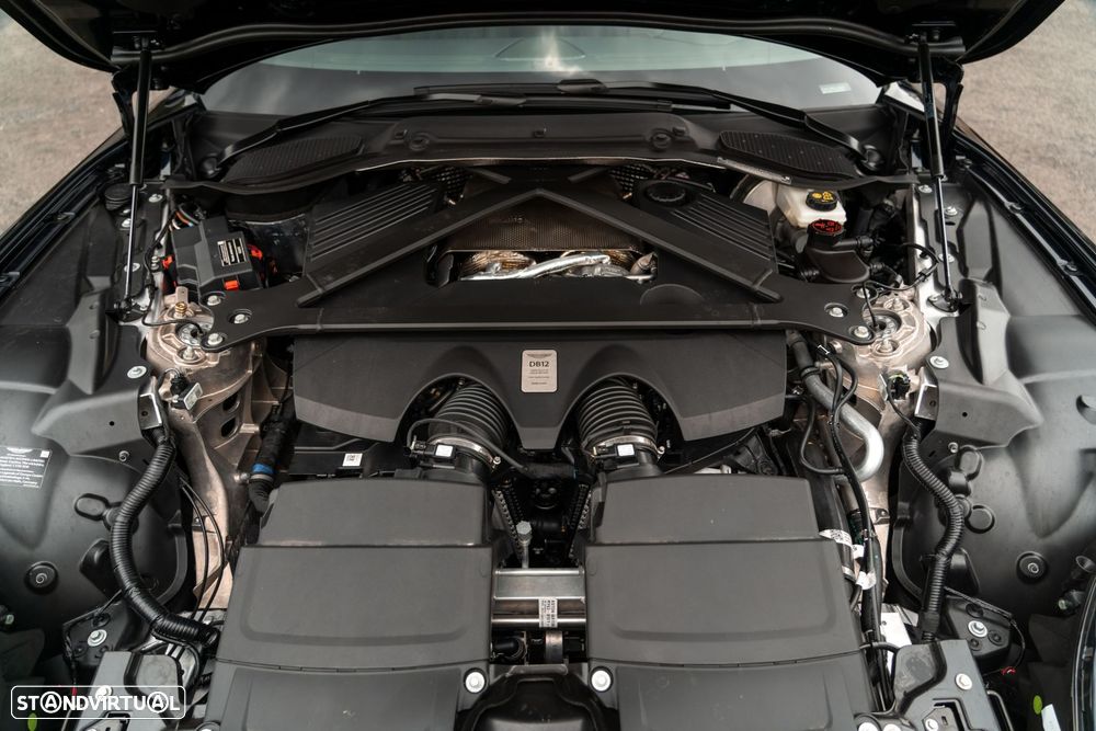 Aston Martin DB12 Coupé - 8