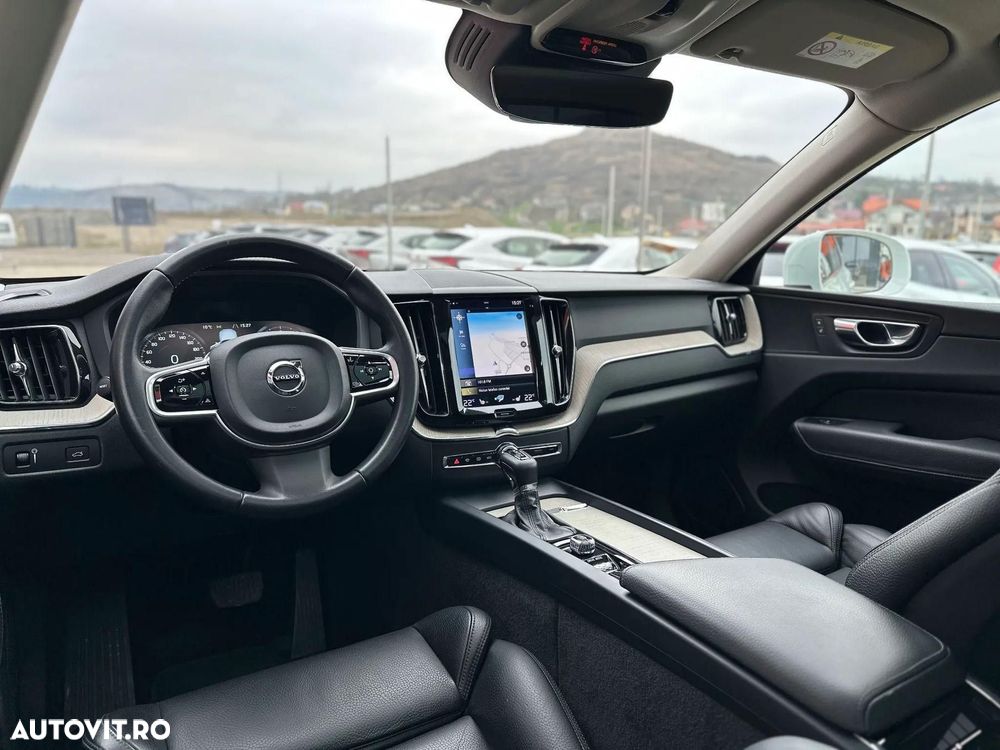 Volvo XC 60 D4 Momentum Pro - 18