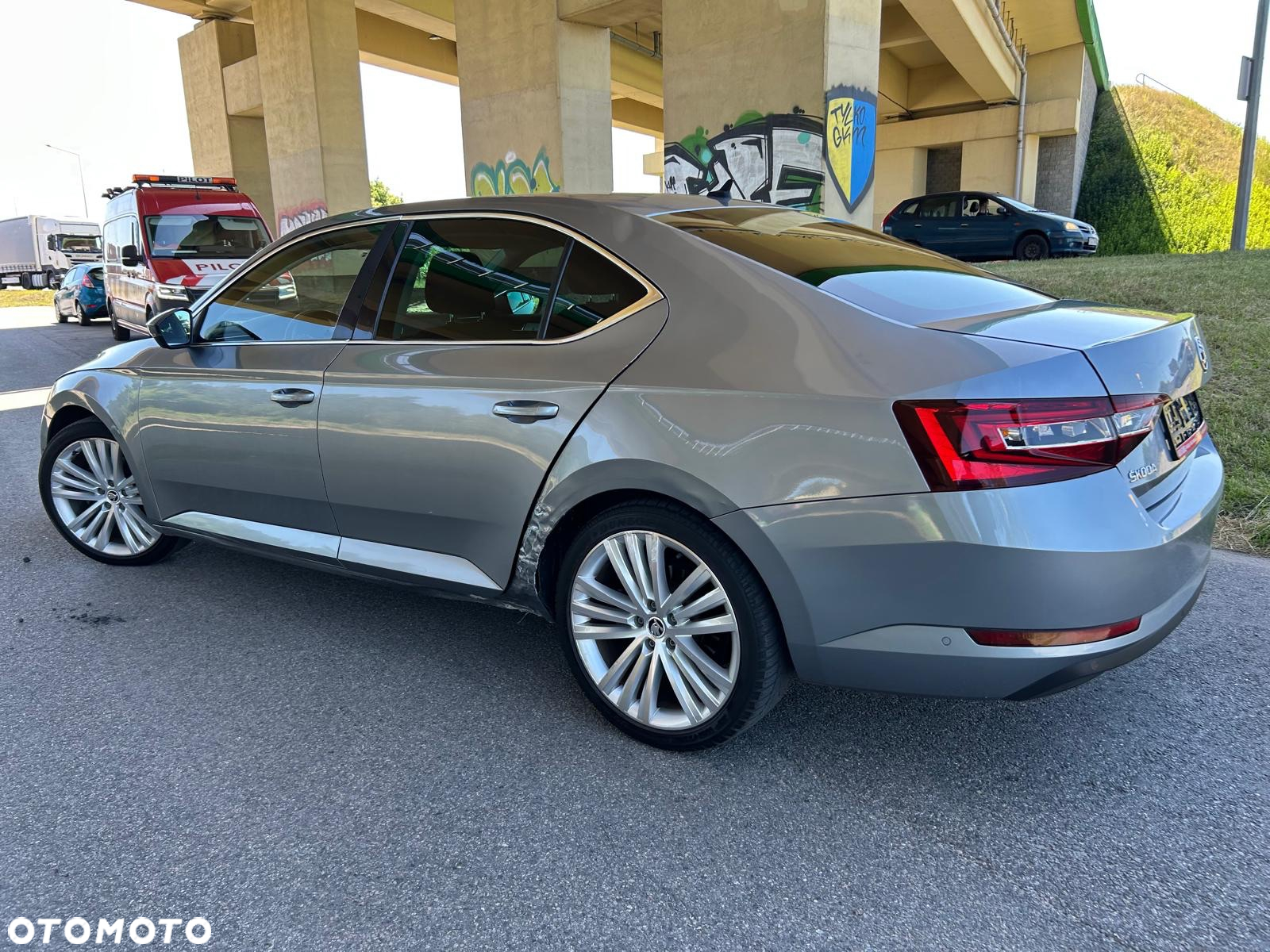 Skoda Superb 1.8 TSI DSG Ambition - 9