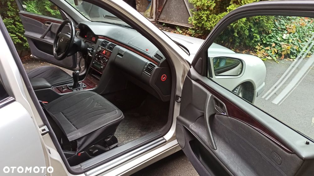 Mercedes-Benz Klasa E 220 CDI Classic - 7