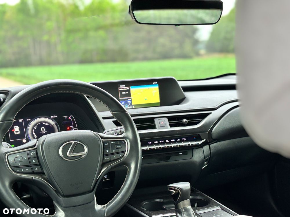 Lexus UX 250h Executive Line - 25
