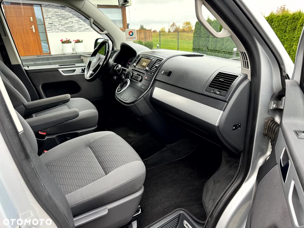Volkswagen Multivan - 10