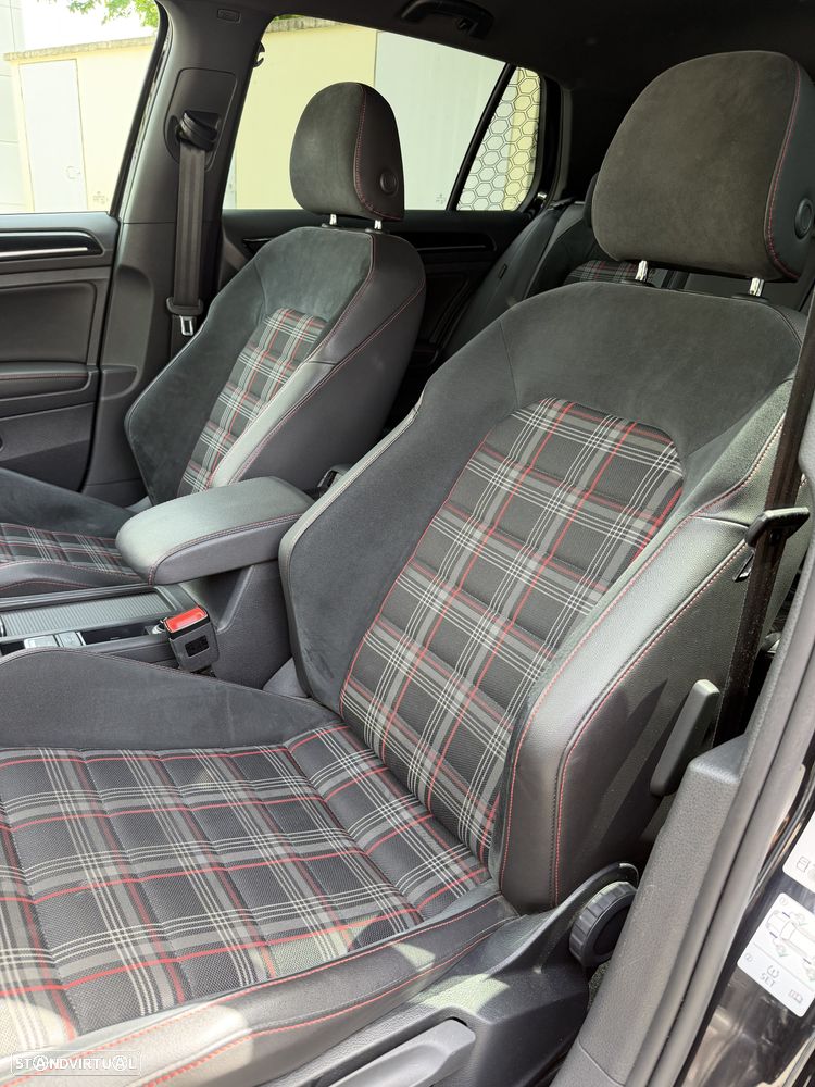 VW Golf GTI Performance BlueMotion - 13