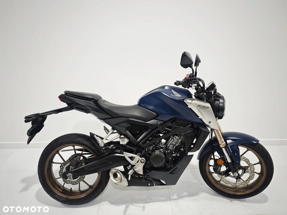 Honda CB - 1