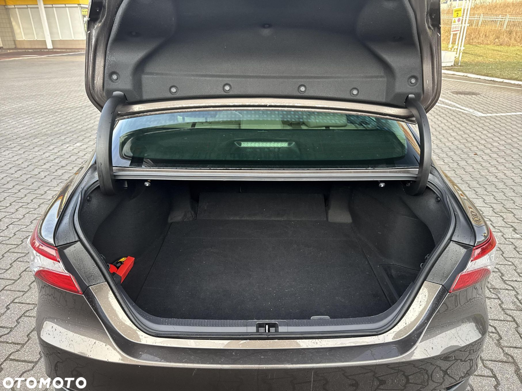 Toyota Camry - 13
