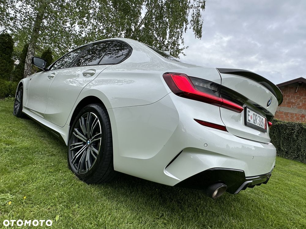BMW Seria 3 330e M Sport - 5