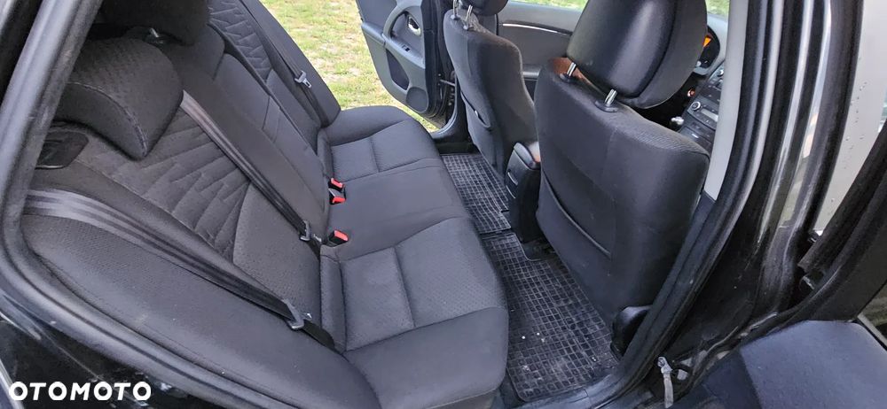 Toyota Avensis - 10