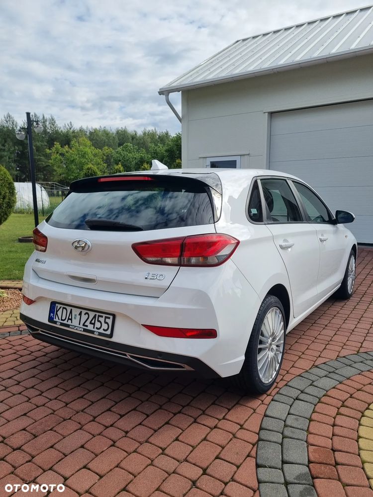 Hyundai i30 1.5 DPI Classic + - 7