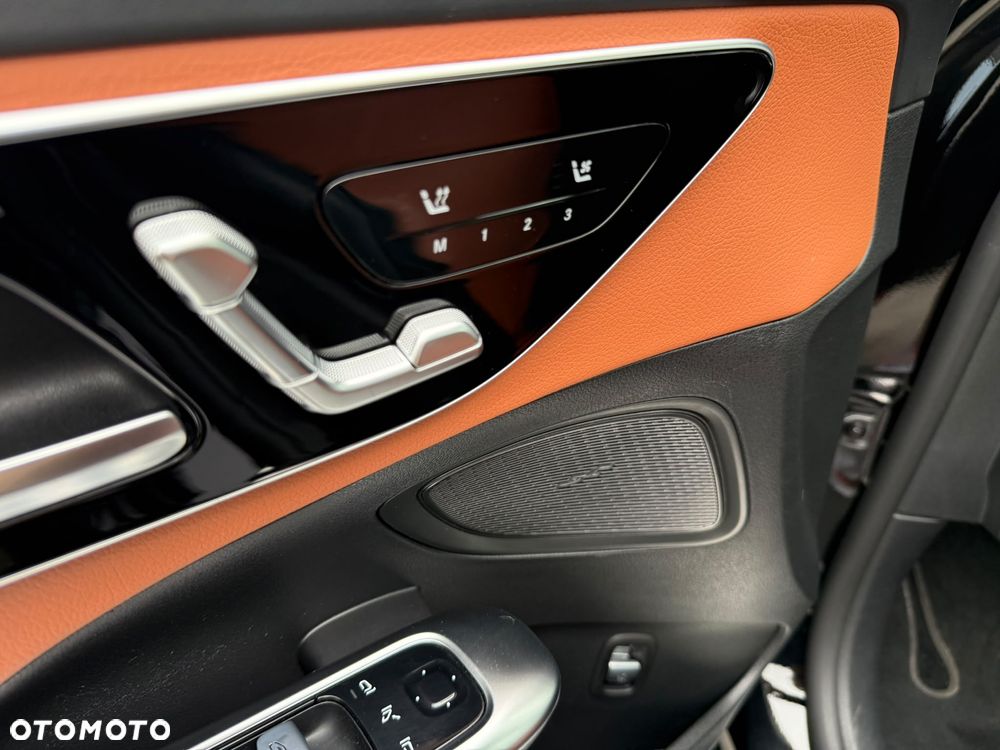 Mercedes-Benz Klasa C 300 4Matic 9G-TRONIC AMG Line - 21