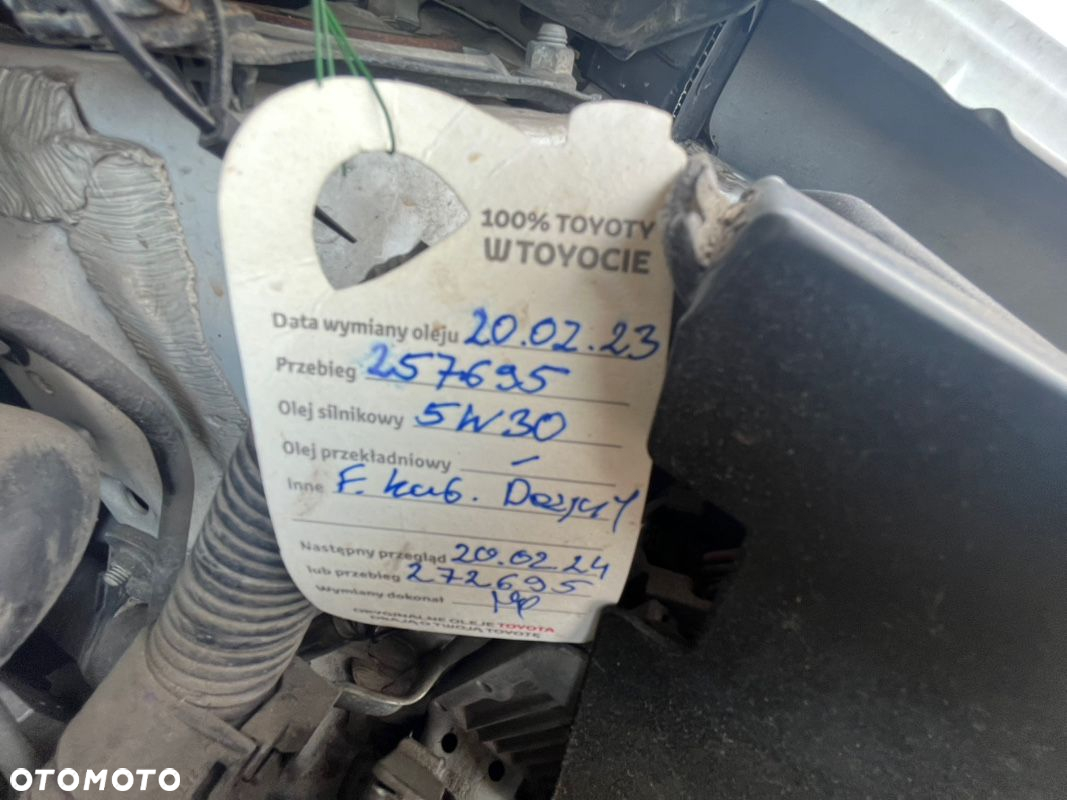 Toyota Auris 1.6 Premium + - 23