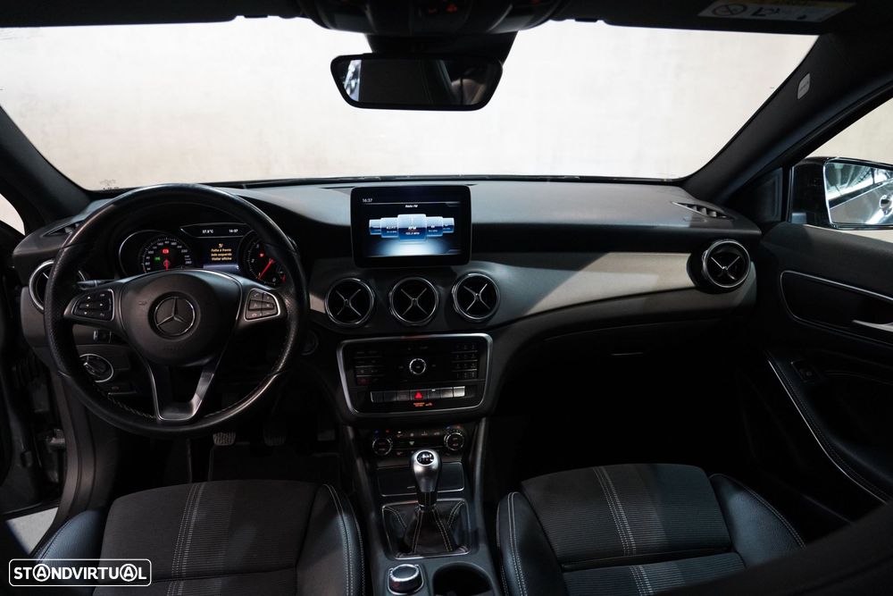 Mercedes-Benz GLA 180 d - 28