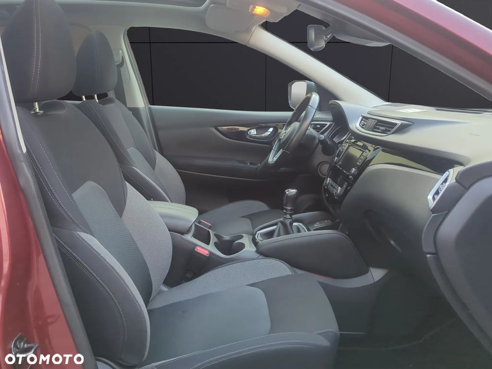 Nissan Qashqai 1.3 DIG-T N-Connecta EU6d - 17