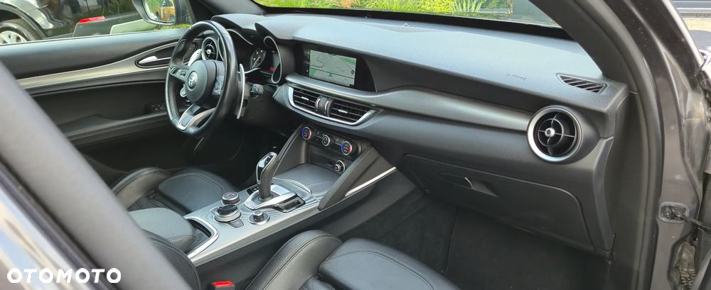 Alfa Romeo Stelvio 2.2 Diesel 16V AT8-Q4 Executive - 12