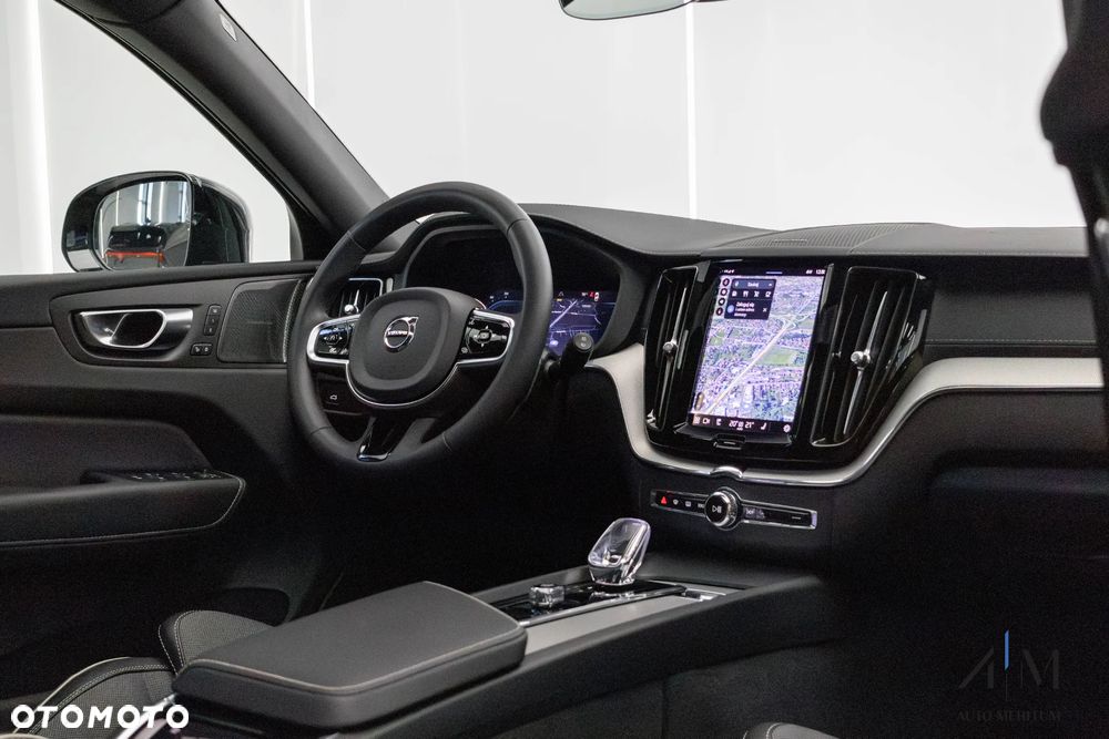 Volvo XC 60 B4 D AWD Ultimate Dark - 21
