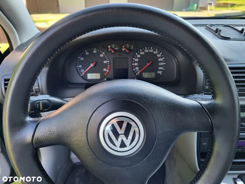 Volkswagen Passat 1.8T Basis Tiptr - 19
