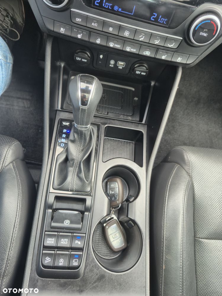 Hyundai Tucson 2.0 CRDi Premium 4WD - 21