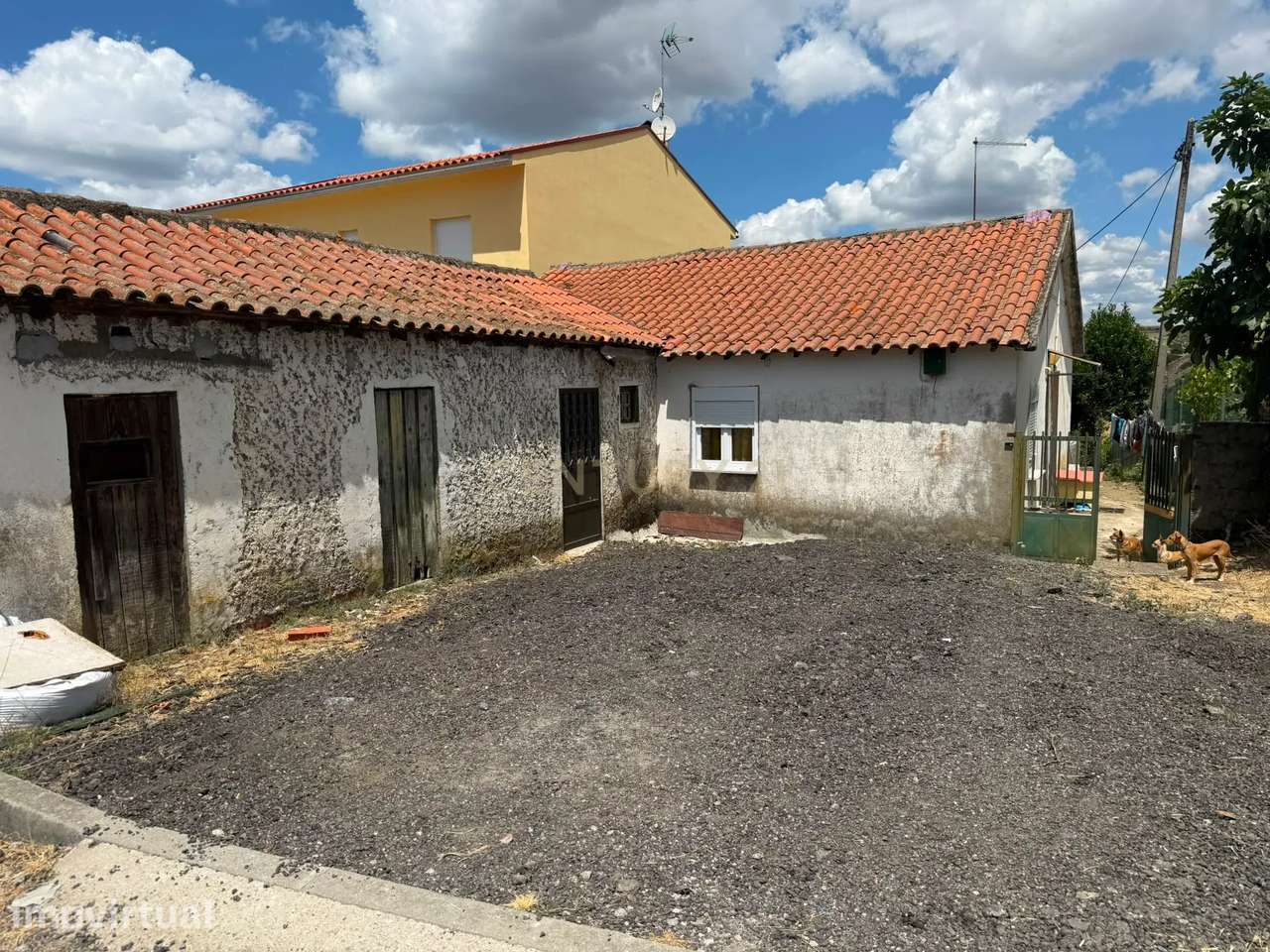 Casa para Recuperação em Nogueira, Bragança - 3 Quartos - Grande imagem: 4/18
