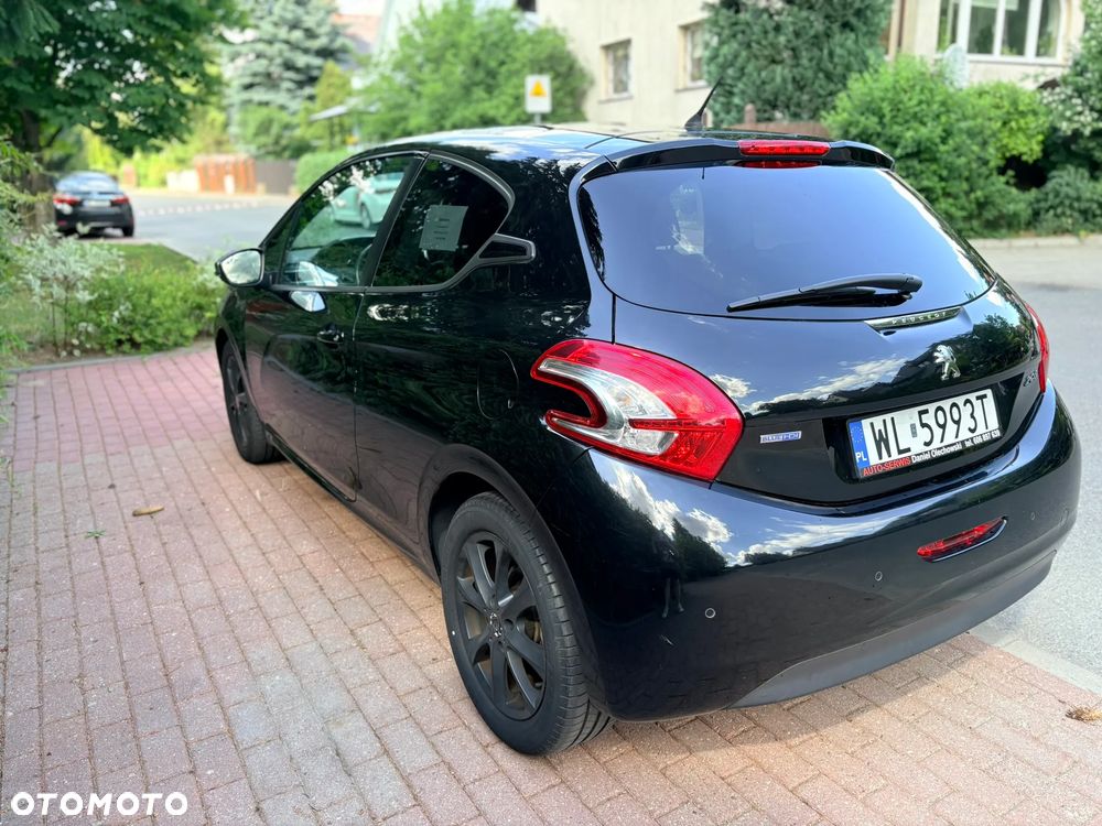 Peugeot 208 1.6 BlueHDi Allure S&S - 20