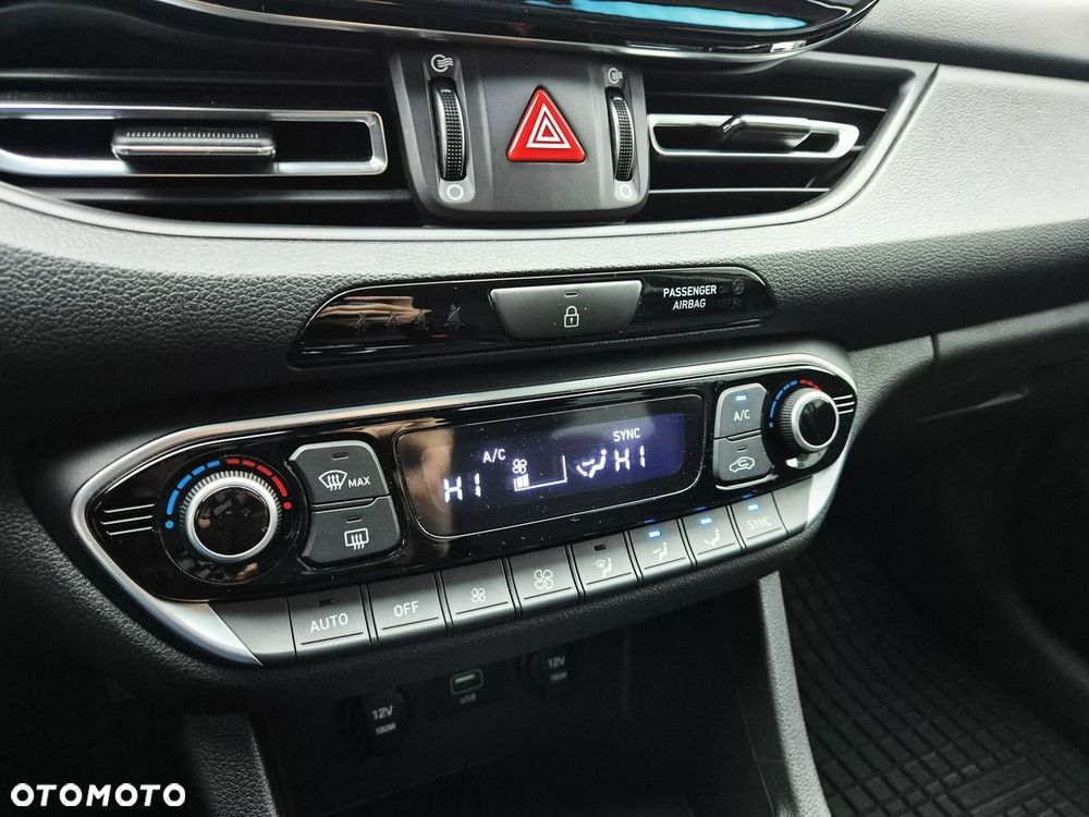 Hyundai i30 1.5 T-GDI 48V Smart - 22