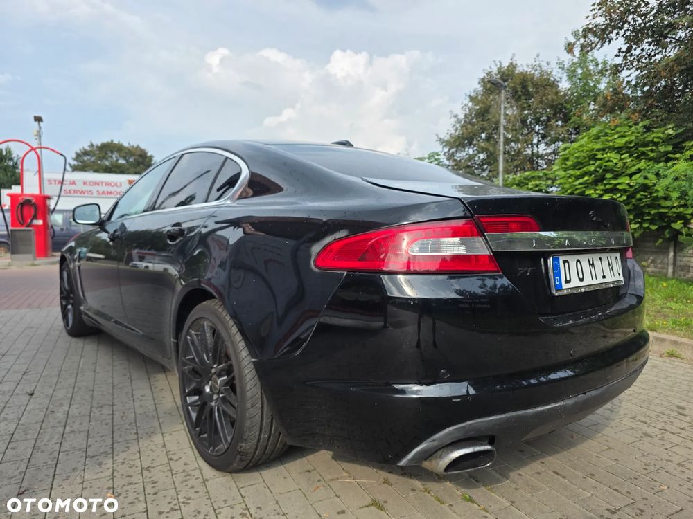 Jaguar XF 2.7 V6 D Premium Luxury - 30