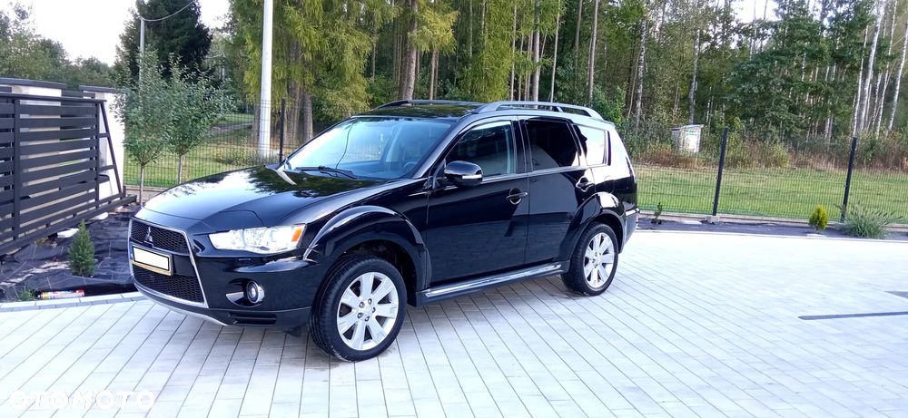 Mitsubishi Outlander - 2