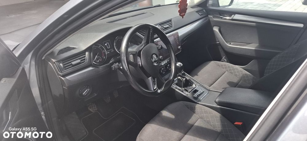 Skoda Superb 2.0 TDI Active - 37