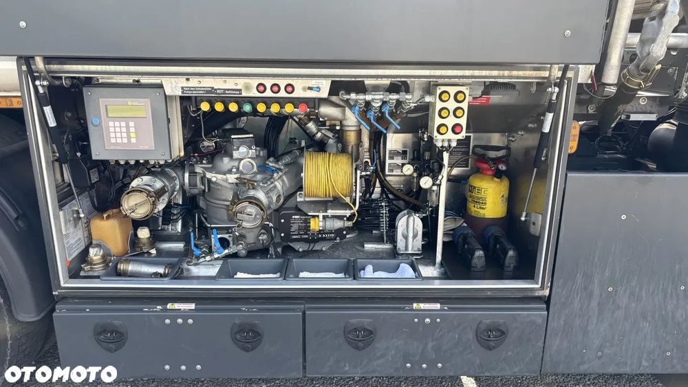 Mercedes-Benz 2548 - 14