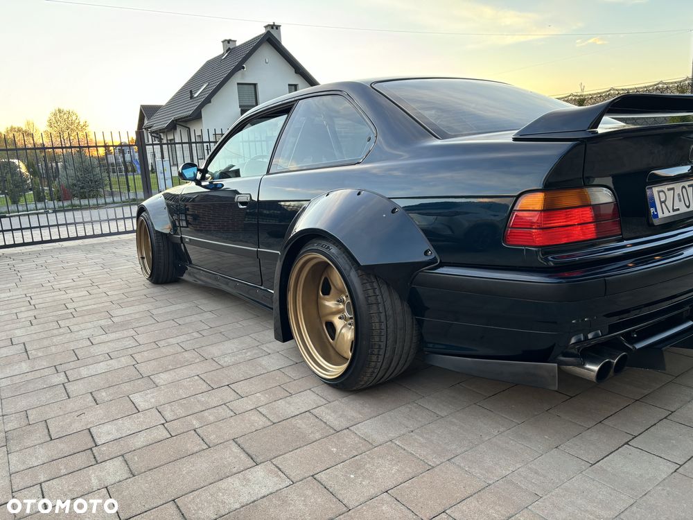 BMW Seria 3 328i - 4
