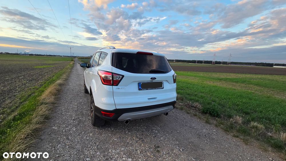 Ford Kuga - 10