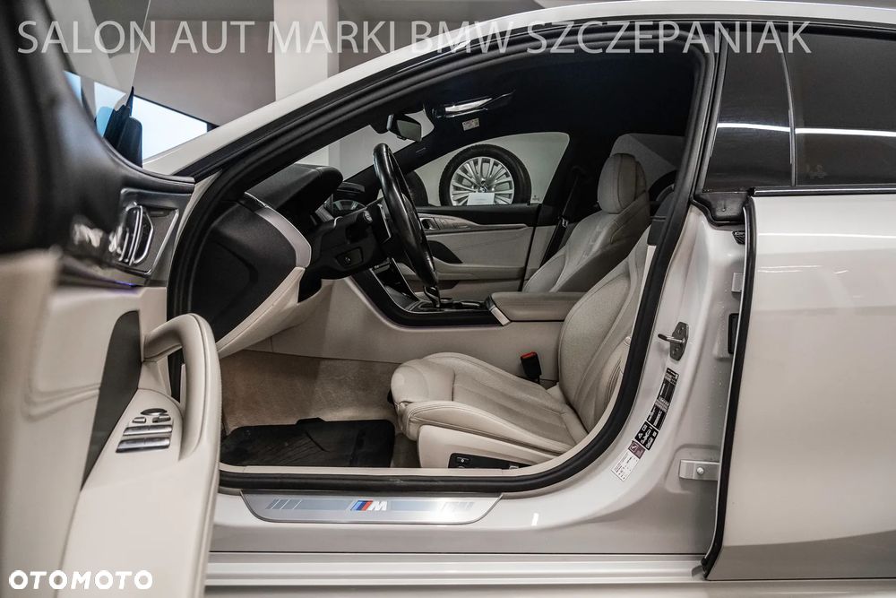 BMW Seria 8 840i xDrive - 21