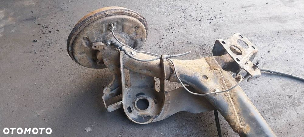 BELKA OŚ ZAWIESZENIA TYŁ BĘBNY Z ABS SKODA OCTAVIA I HB 5D - 3